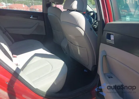 2017 Hyundai Sonata Sport z USA, uszkodzony, nr VIN 5NPE34AF9HH454513